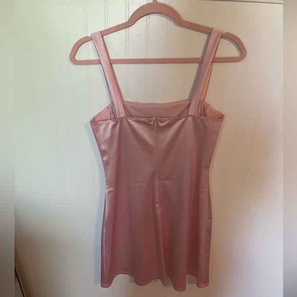 Pink silk Dress - Picture 3 of 3